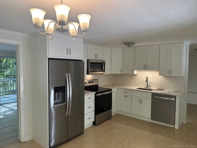 $4,000 | 515 Newtown Turnpike, Weston, CT 06883