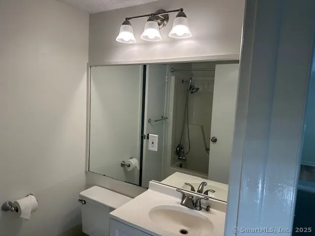 $4,000 | 515 Newtown Turnpike, Weston, CT 06883