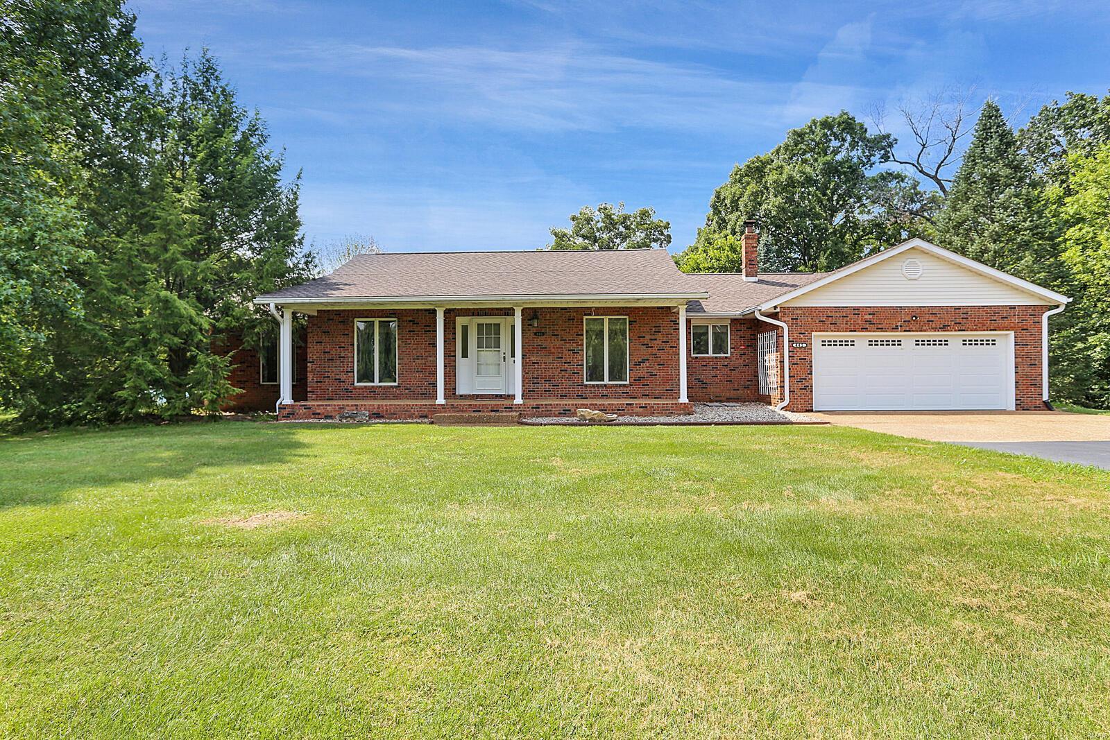 445 Piggott Ridge Lane Alton, IL 62002 - Photo 2 of 48 Gallery Image 2