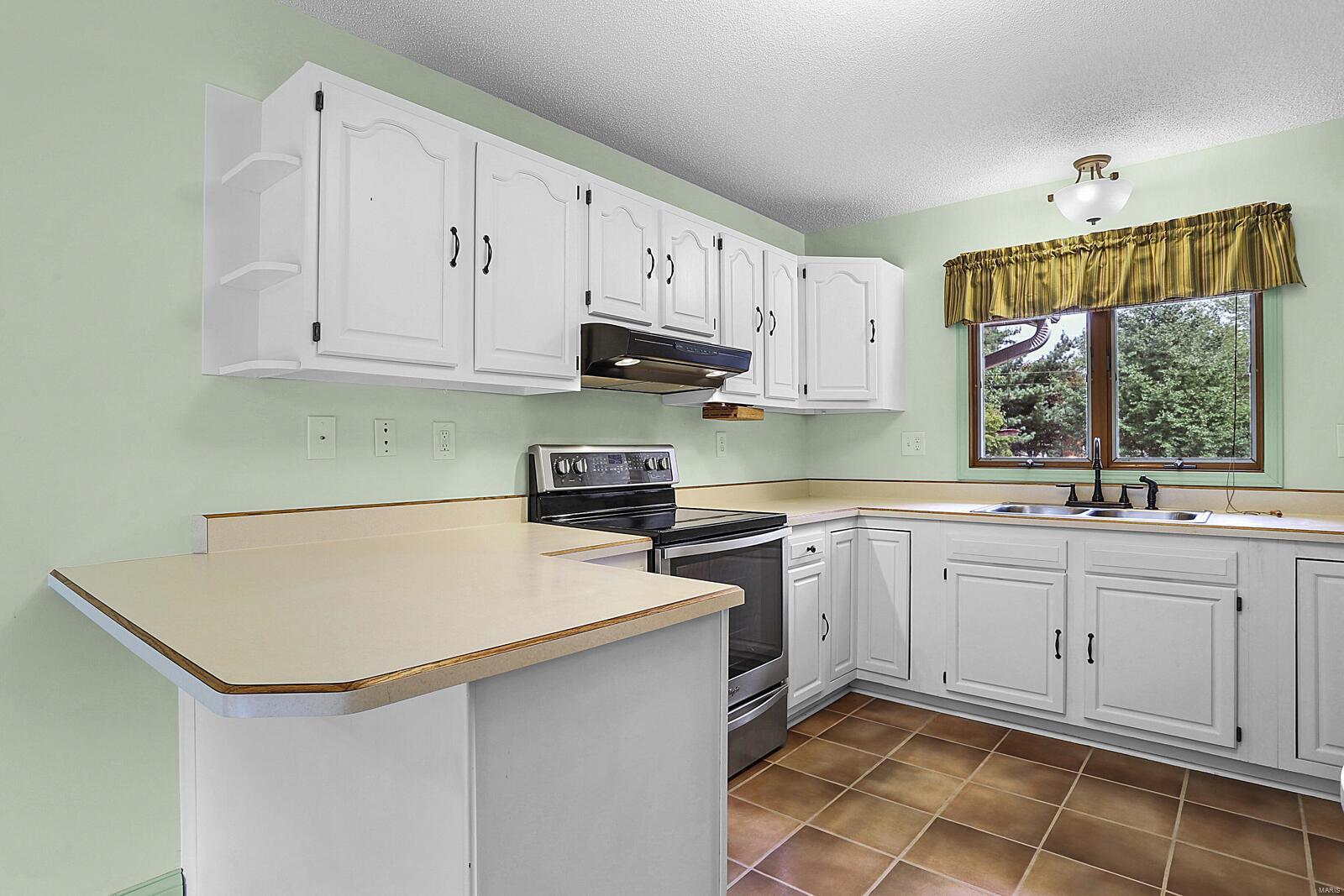 445 Piggott Ridge Lane Alton, IL 62002 - Photo 11 of 48 Gallery Image 11