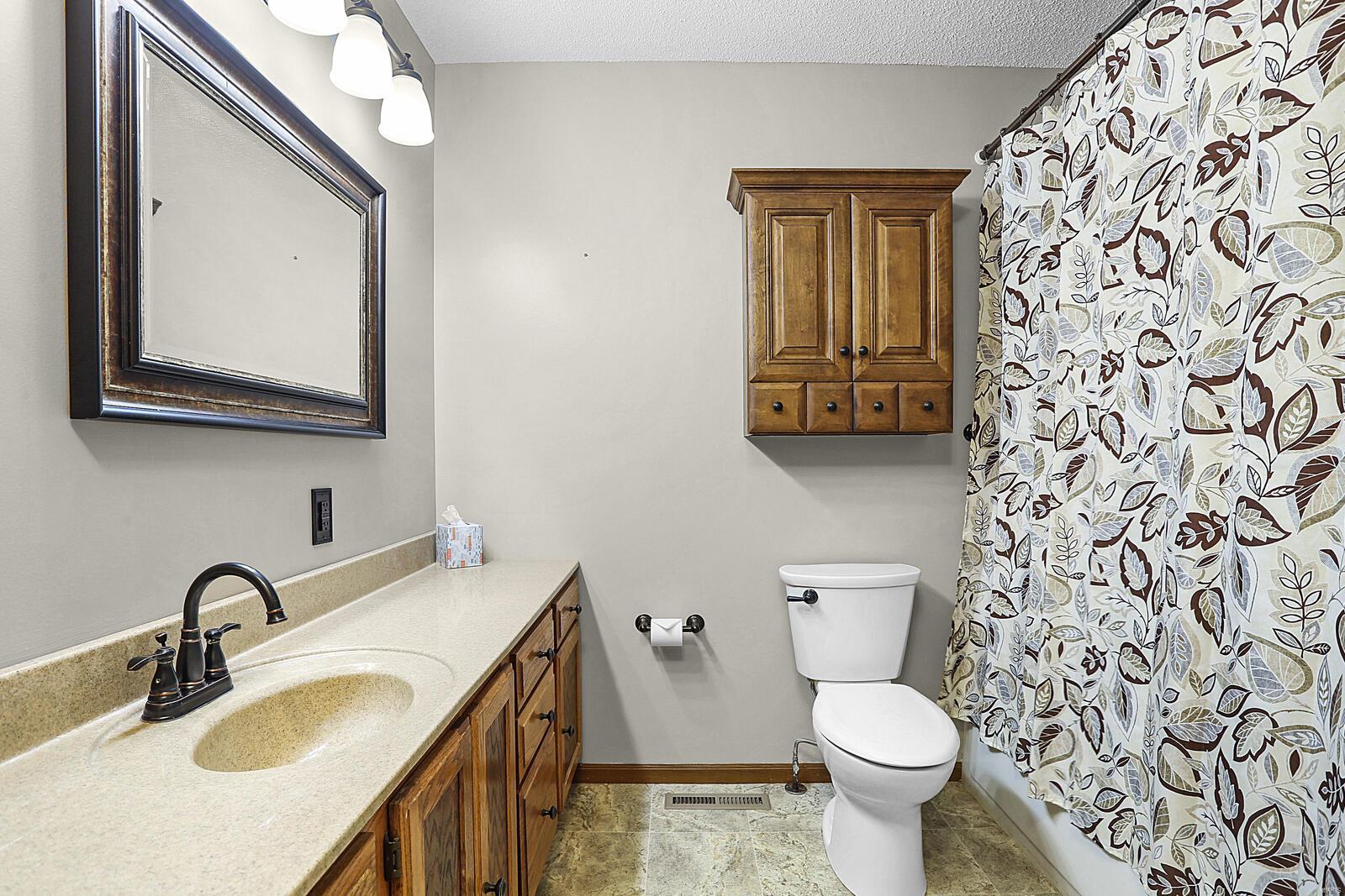 445 Piggott Ridge Lane Alton, IL 62002 - Photo 17 of 48 Gallery Image 17