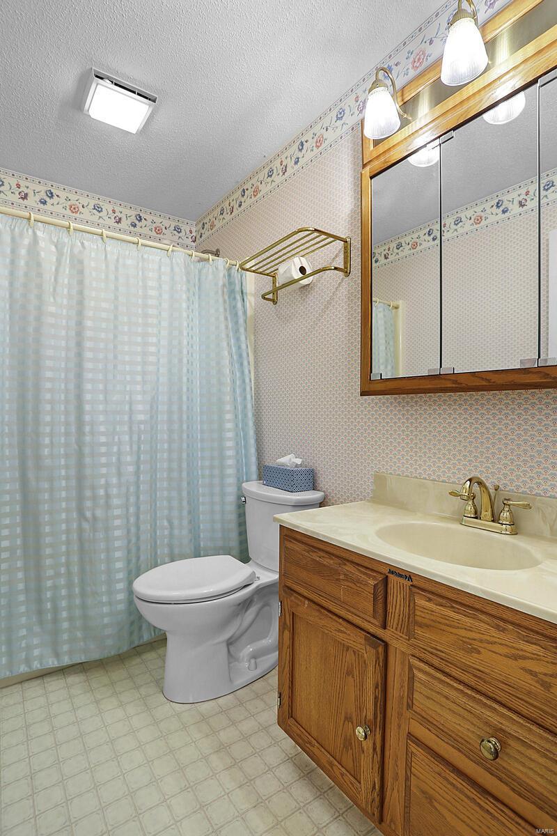 445 Piggott Ridge Lane Alton, IL 62002 - Photo 21 of 48 Gallery Image 21