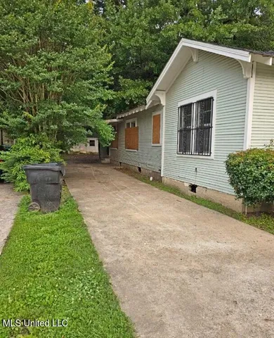 $24,900 | 423 Cedar Street, Greenville, MS 38701