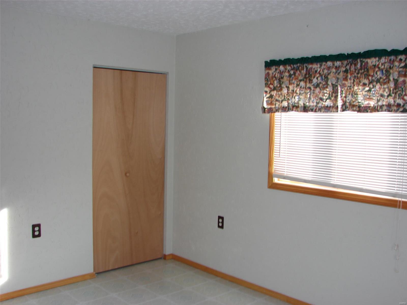 4221 West Lake Road Pinckneyville, IL 62274 - Photo 12 of 21 Gallery Image 12