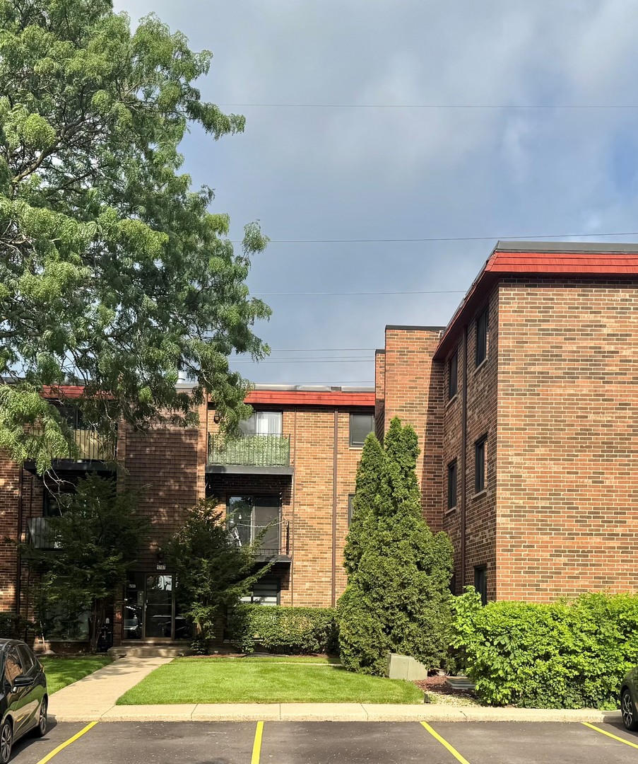 1787 West Algonquin Road, Unit 2A Mount Prospect, IL 60056 - Photo 30 of 39
