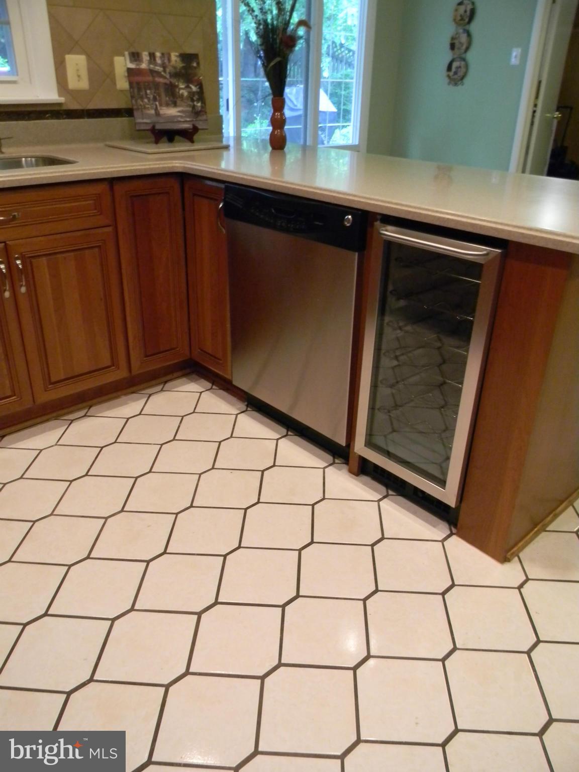 12502 Ivory Pass Laurel, MD 20708 - Photo 11 of 30 Wine Refrigerator