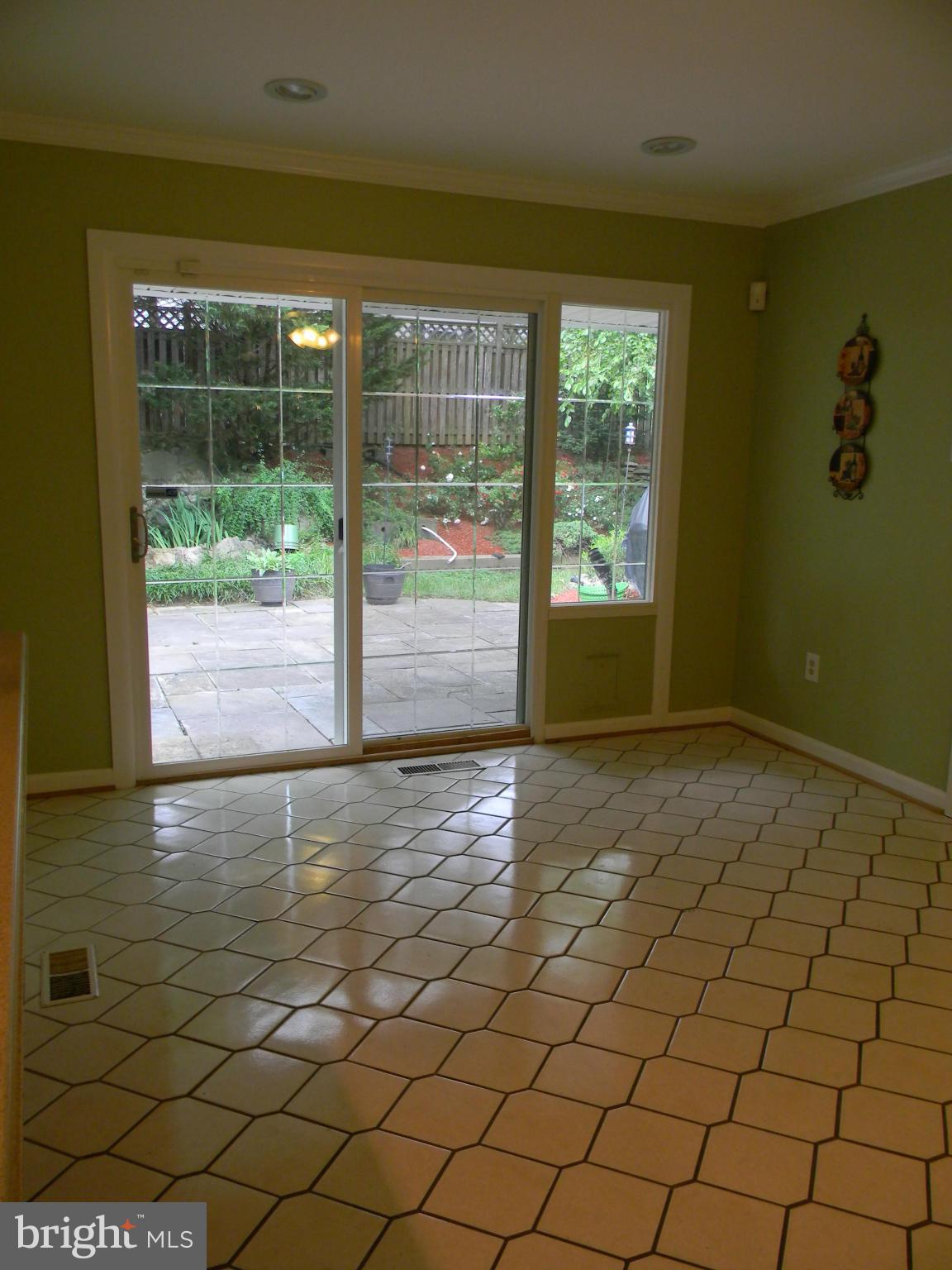 12502 Ivory Pass Laurel, MD 20708 - Photo 13 of 30 Family Room