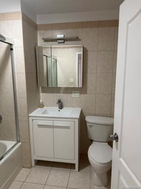 38 Knightsbridge Road, Unit 3K Great Neck, NY 11021 - Photo 4 of 6 Gallery Image 4