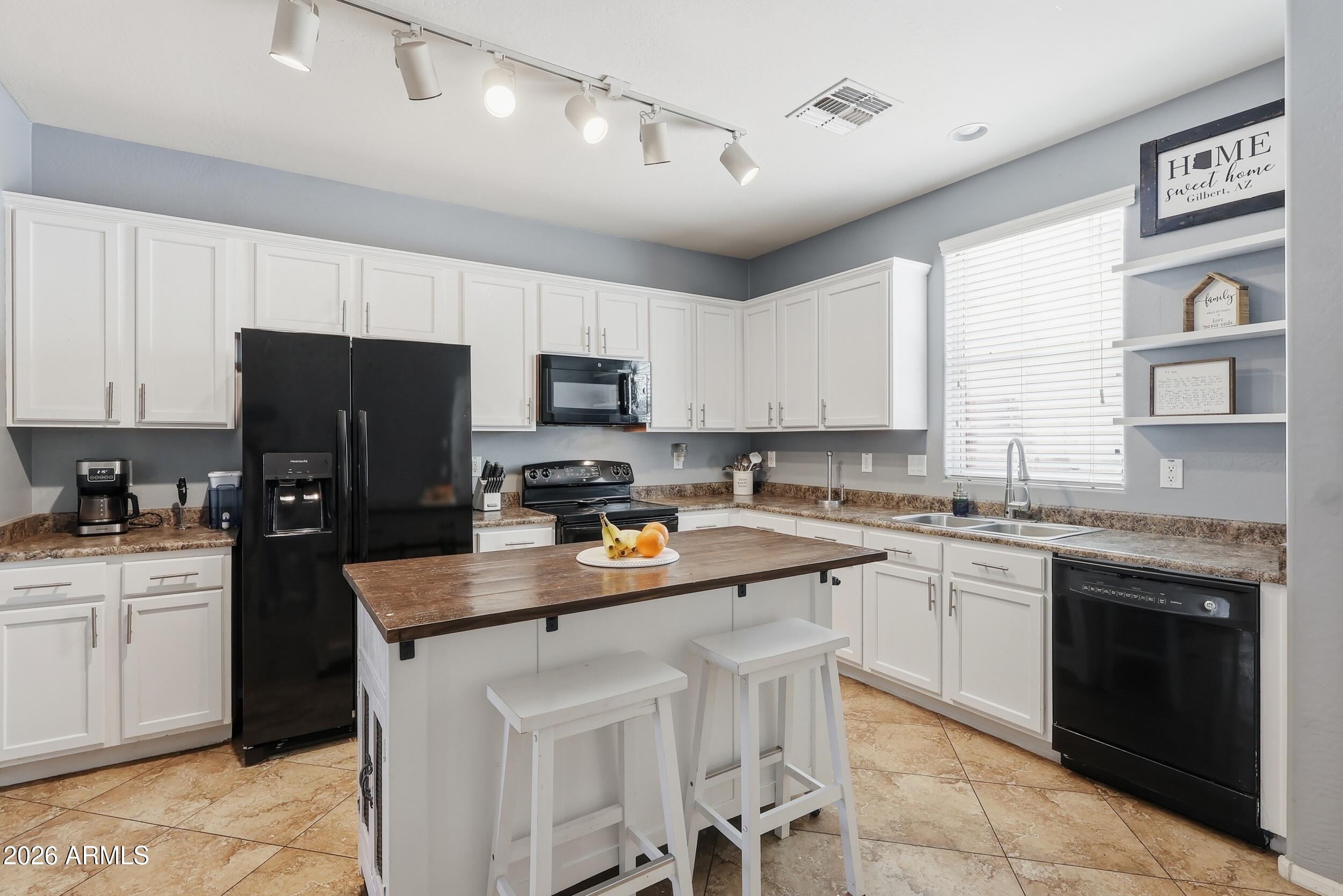 4027 East Milky Way Gilbert, AZ 85295 - Photo 15 of 38 16_img_1302