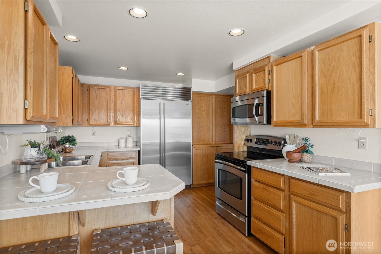 233 3rd Avenue South, Unit 203 Edmonds, WA 98020 - Photo 8 of 29