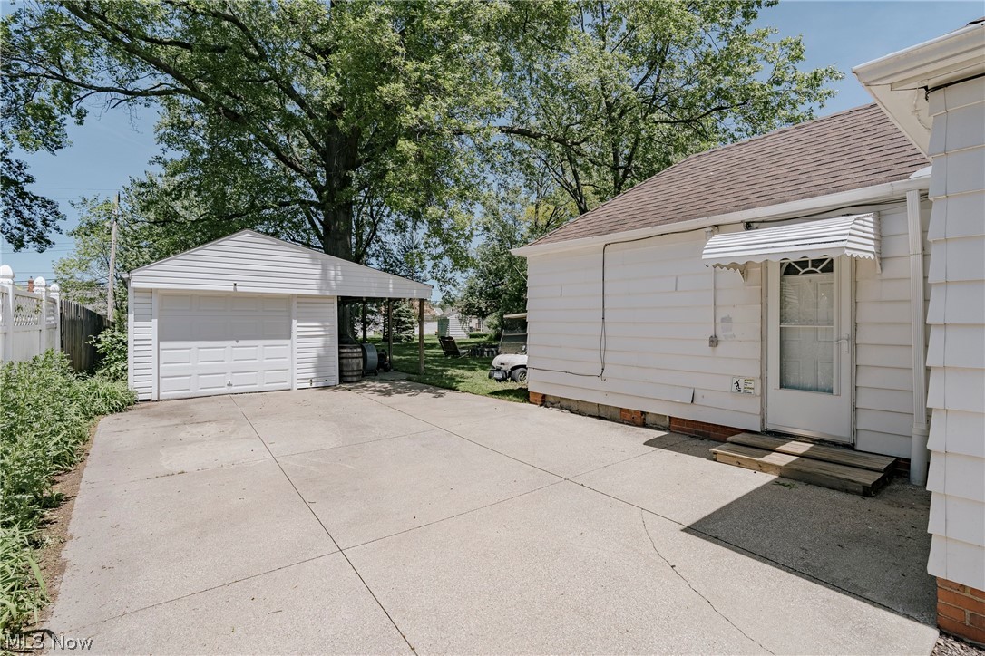 5363 Summit Road Cleveland, OH 44124 - Photo 20 of 25