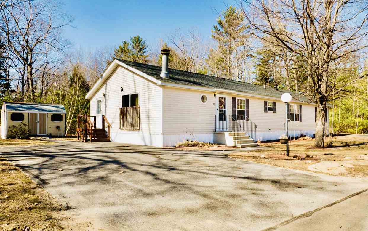 32 Hawaii Lane Rochester, NH 03867 - Photo 1 of 37