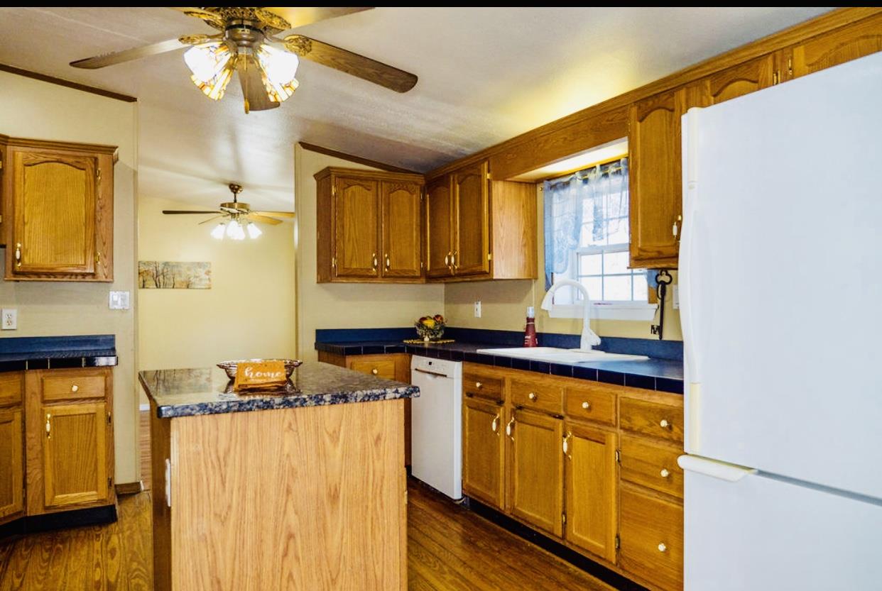 32 Hawaii Lane Rochester, NH 03867 - Photo 16 of 37