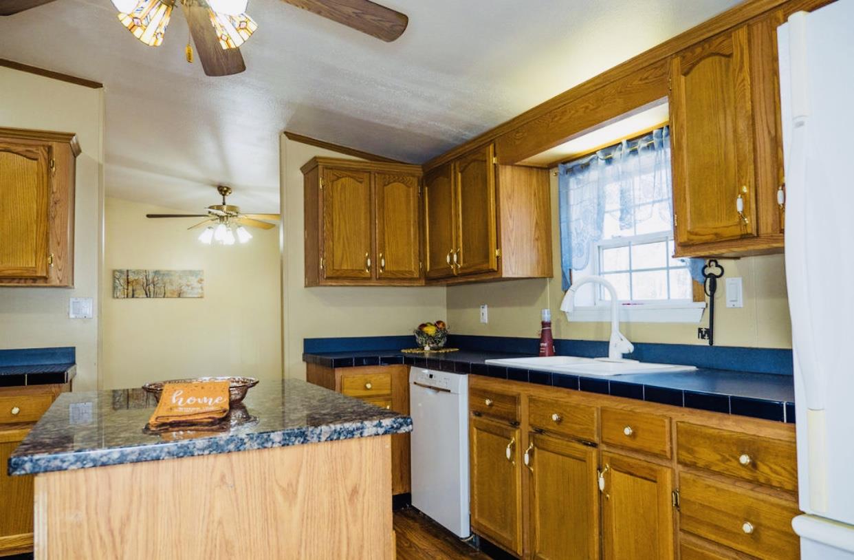 32 Hawaii Lane Rochester, NH 03867 - Photo 18 of 37