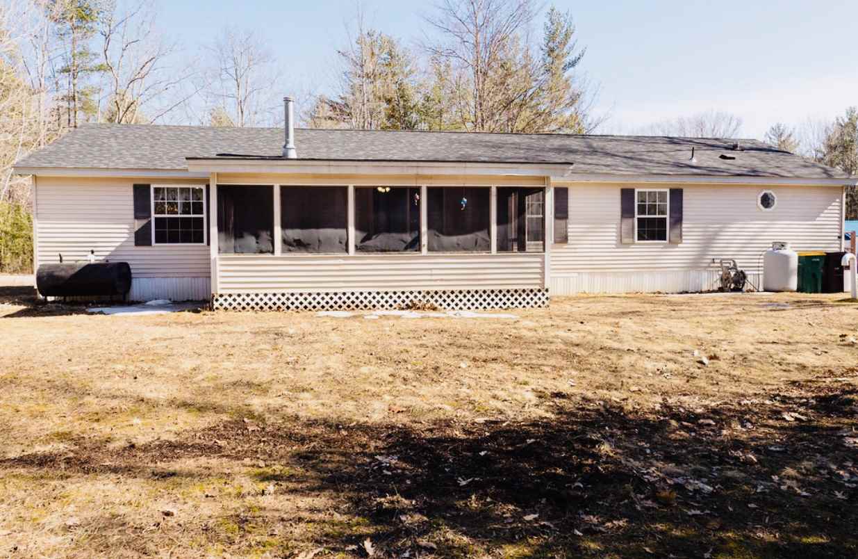 32 Hawaii Lane Rochester, NH 03867 - Photo 7 of 37
