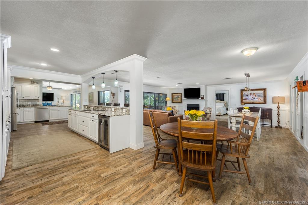 4 Ridgeview Road North Stuart, FL 34996 - Photo 18 of 57 a view of a dining room kitchen and a window