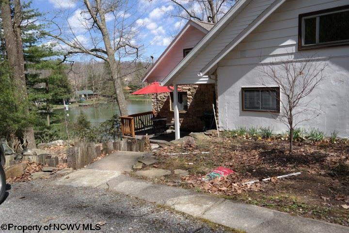 627 Valley Falls Road Fairmont, WV 26554 - Photo 4 of 20 Gallery Image 4