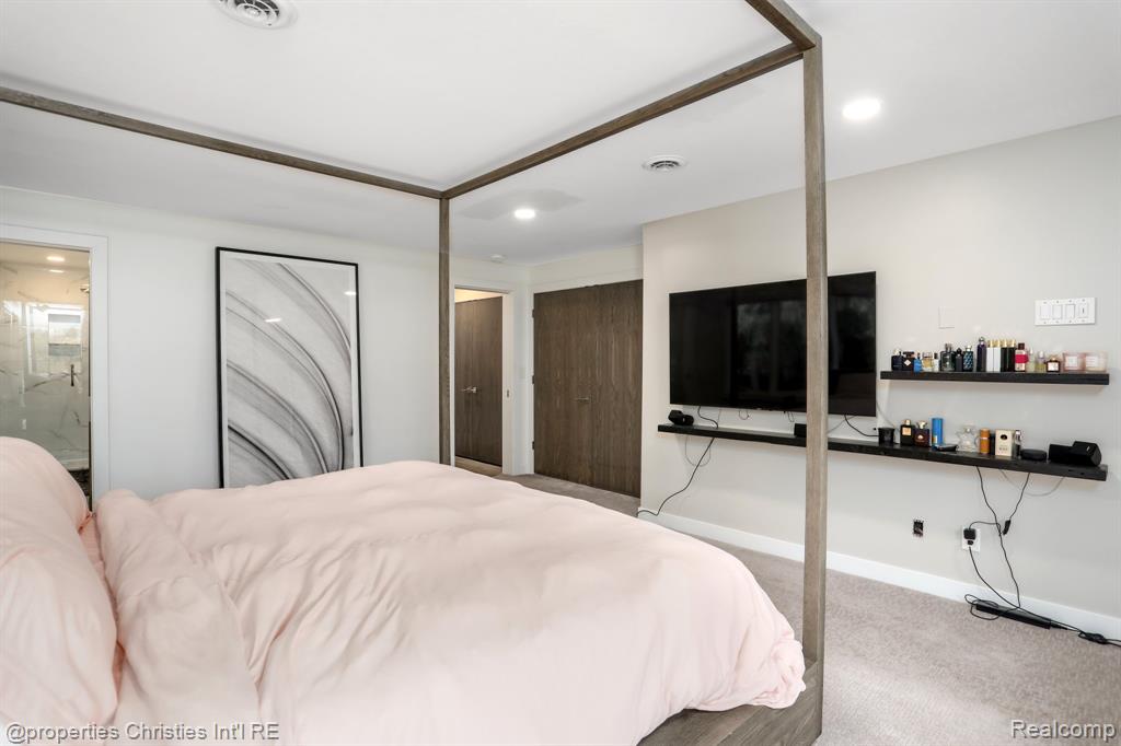1093 Greentree Road Bloomfield Hills, MI 48304 - Photo 23 of 33 Gallery Image 23