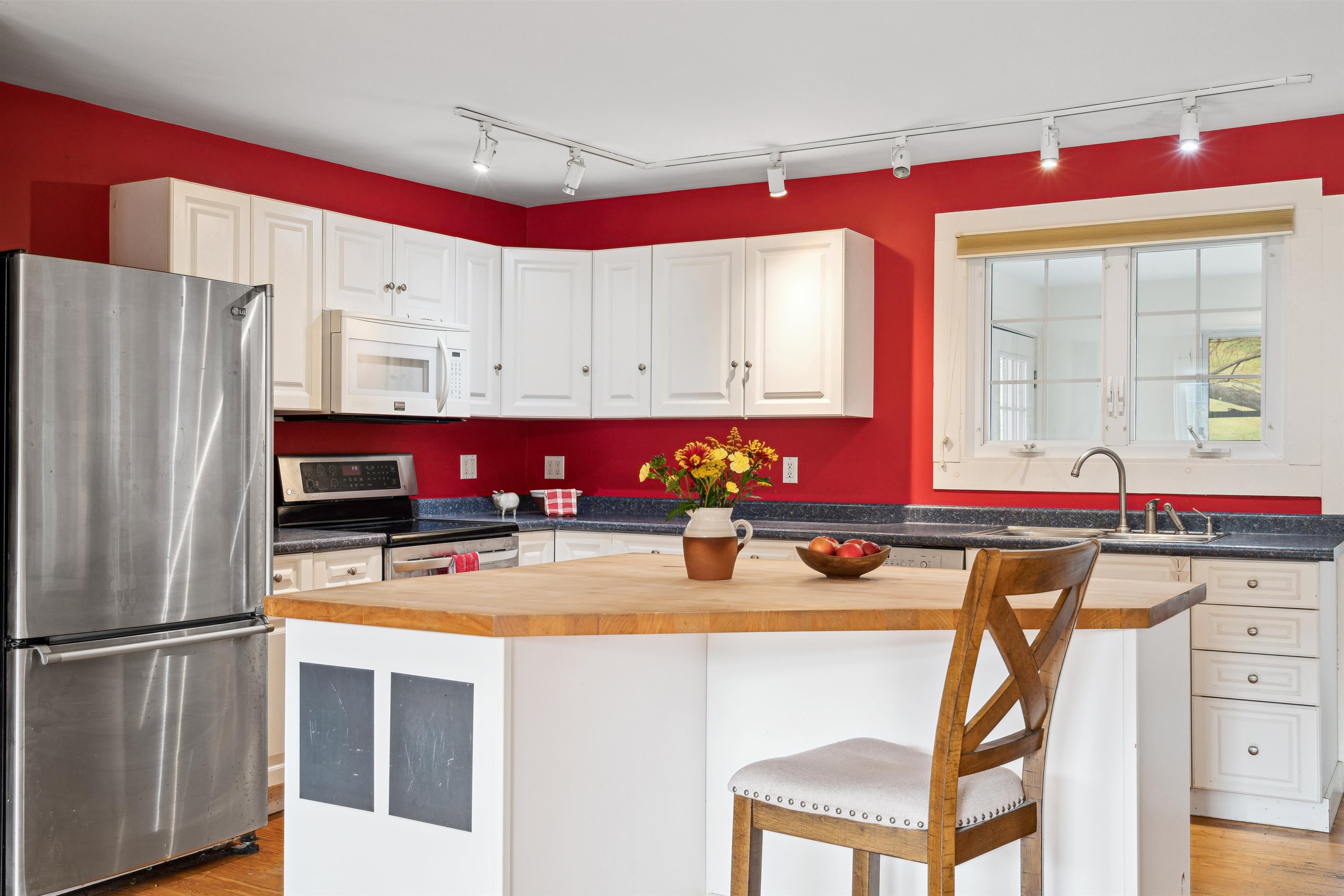 104 Stage Road Pomfret, VT 05067 - Photo 13 of 29