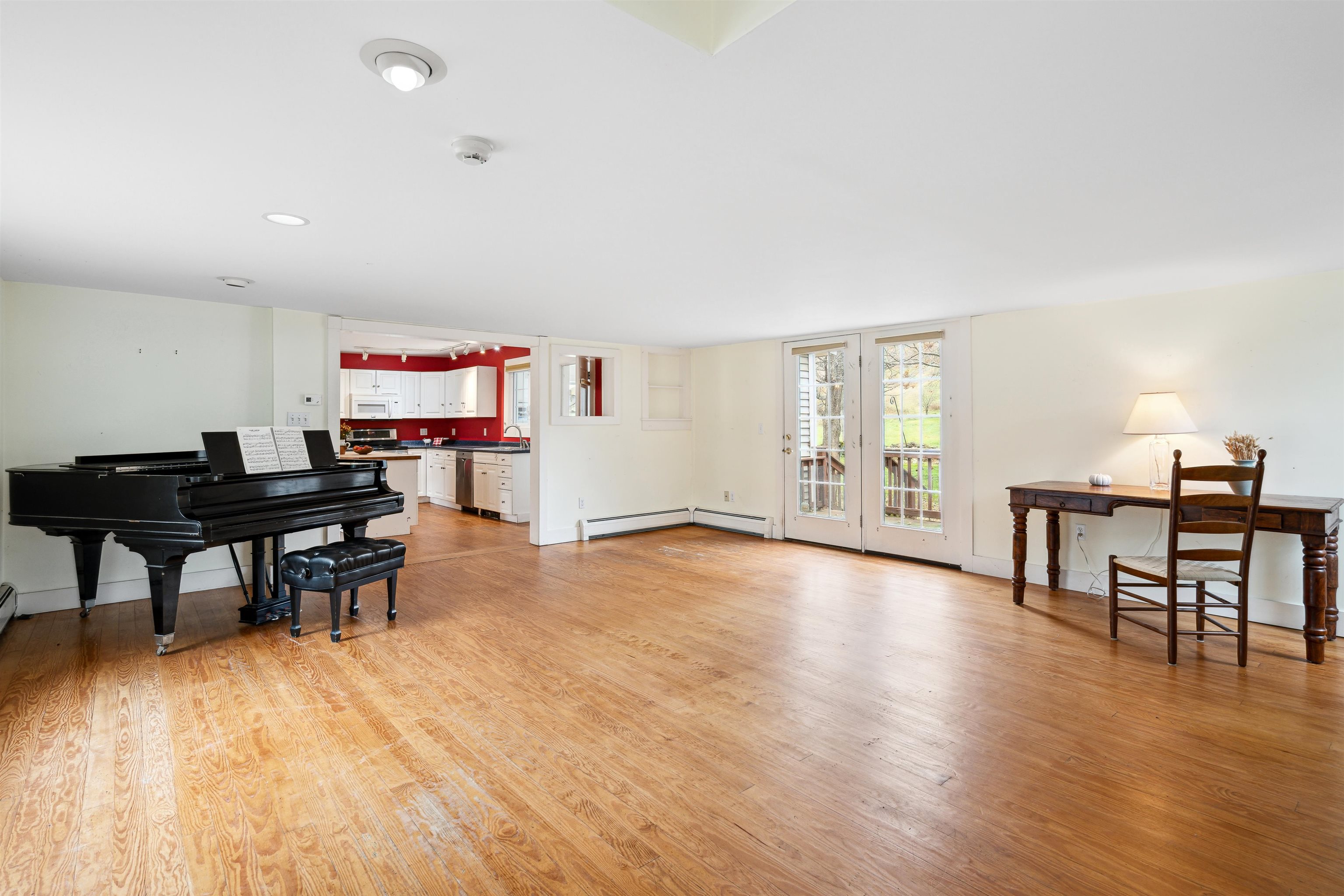 104 Stage Road Pomfret, VT 05067 - Photo 3 of 29