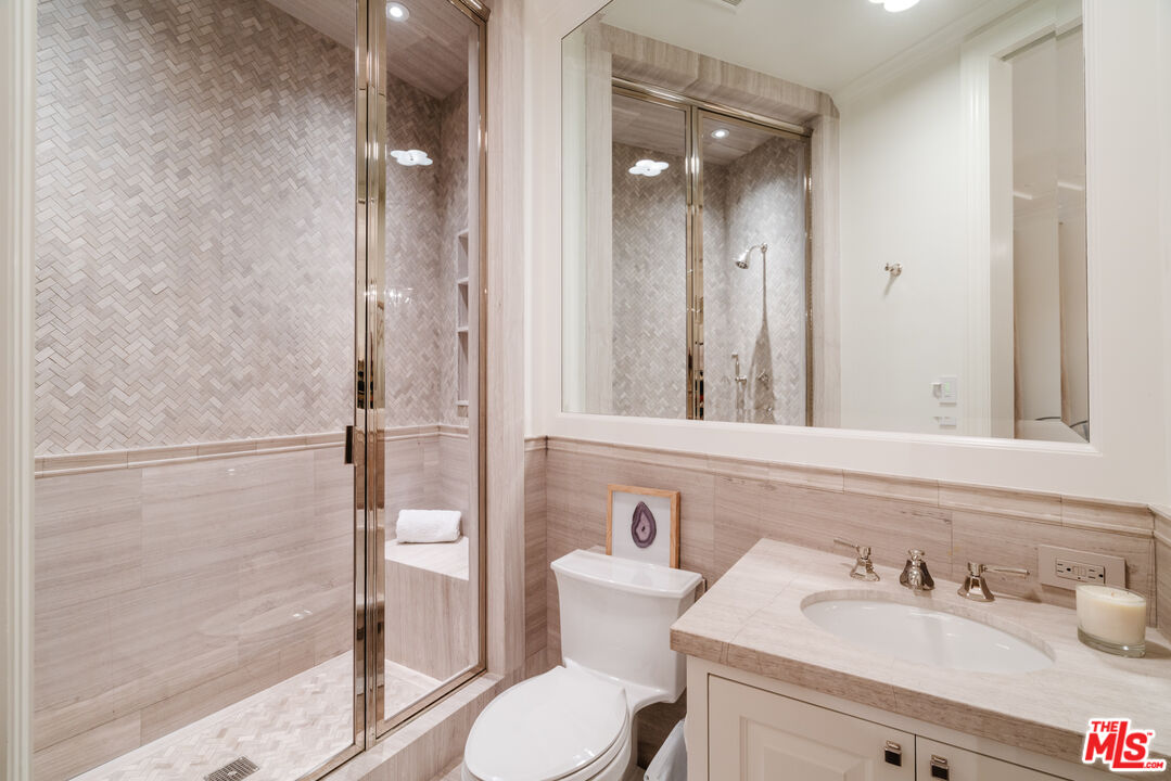 347 Fordyce Road Los Angeles, CA 90049 - Photo 17 of 54