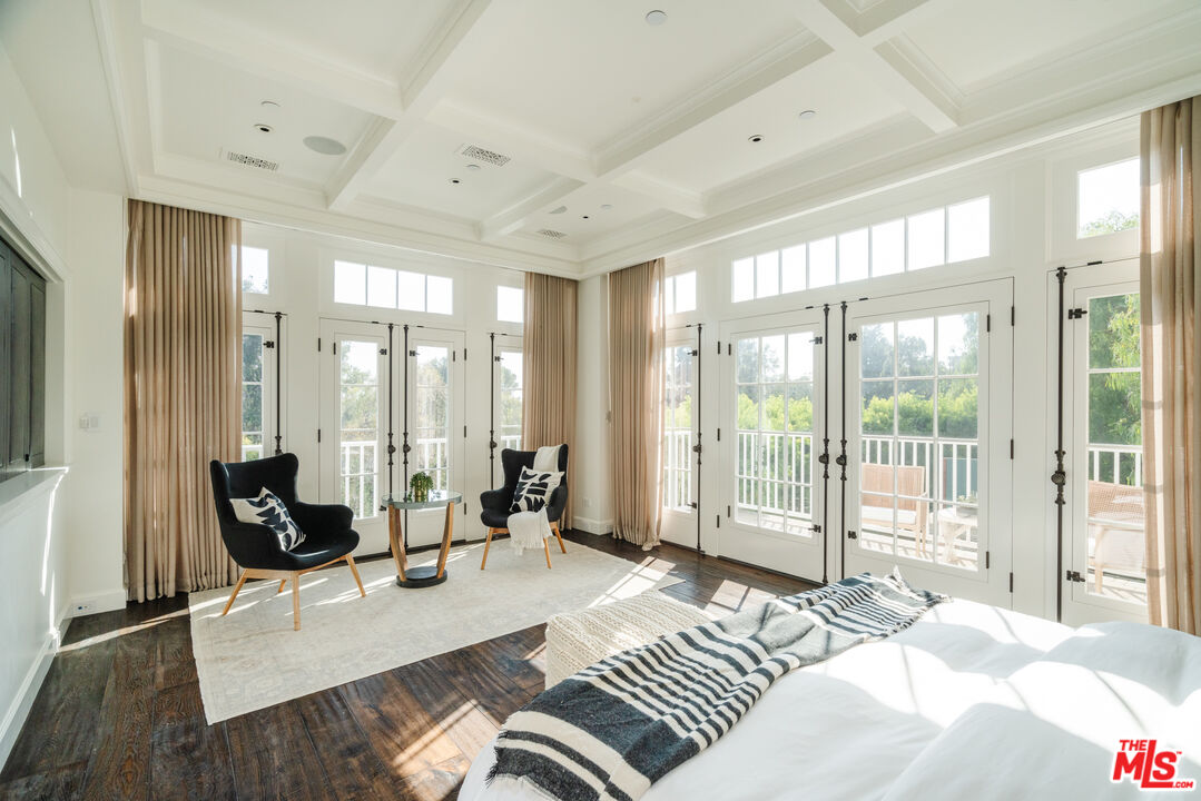 347 Fordyce Road Los Angeles, CA 90049 - Photo 18 of 54