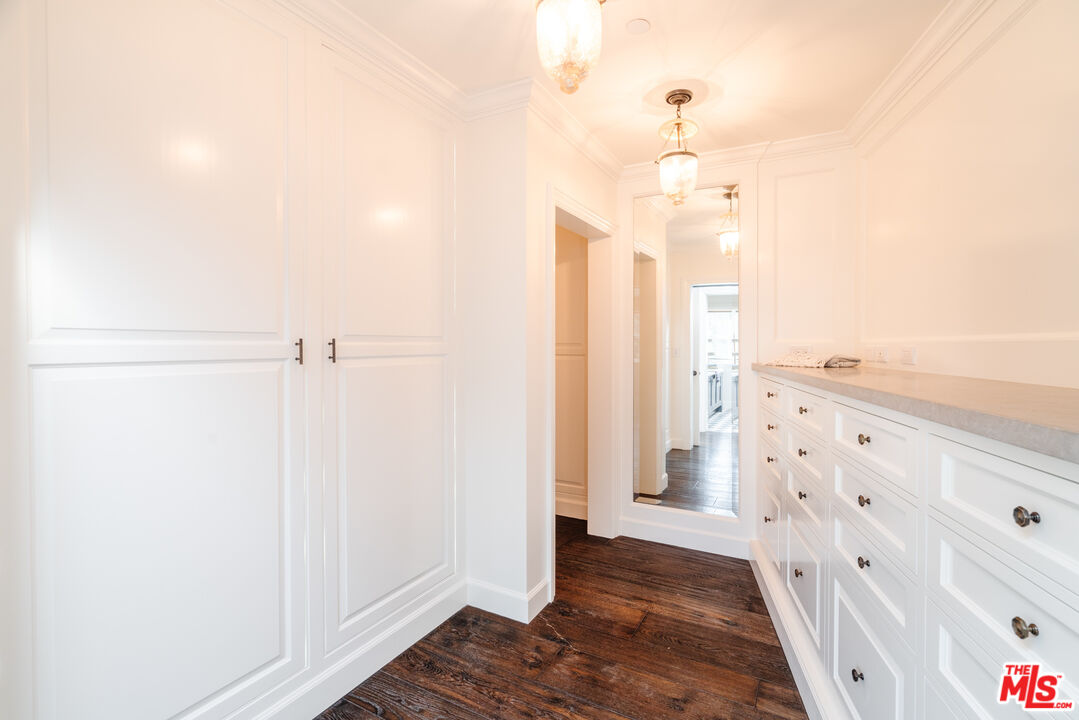 347 Fordyce Road Los Angeles, CA 90049 - Photo 21 of 54