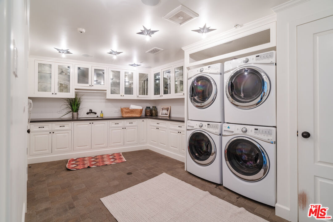 347 Fordyce Road Los Angeles, CA 90049 - Photo 36 of 54