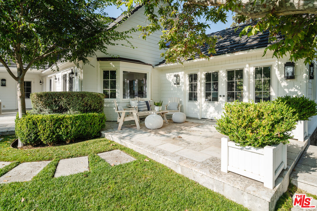 347 Fordyce Road Los Angeles, CA 90049 - Photo 40 of 54