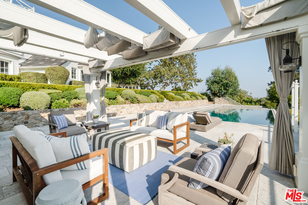 347 Fordyce Road Los Angeles, CA 90049 - Photo 45 of 54