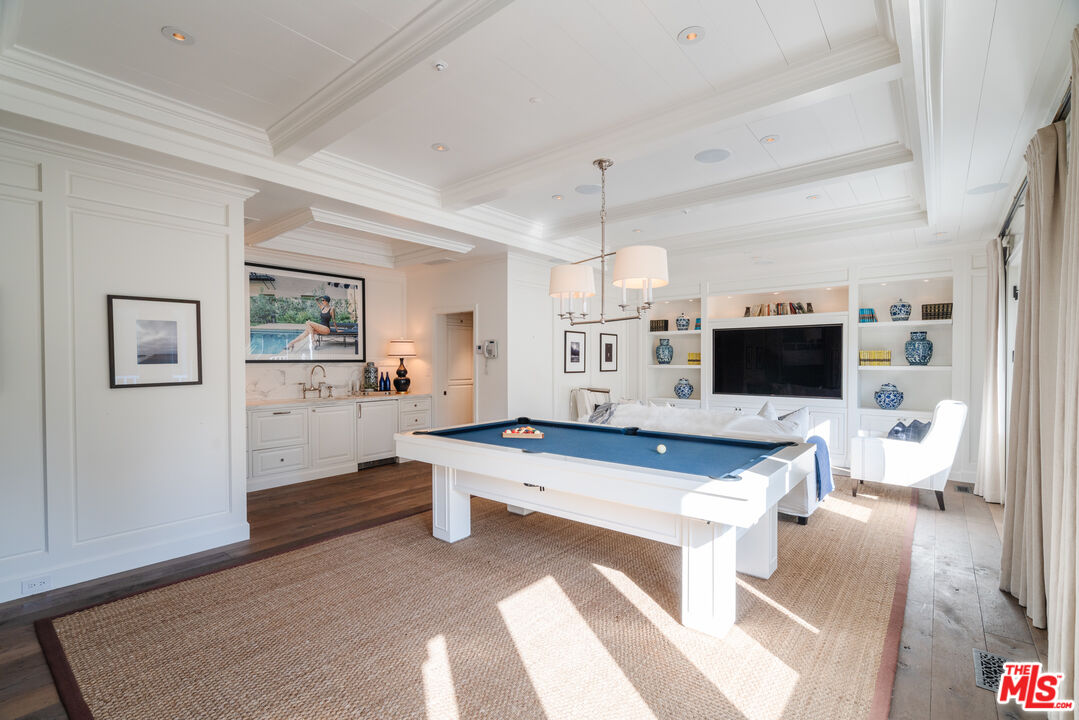 347 Fordyce Road Los Angeles, CA 90049 - Photo 48 of 54