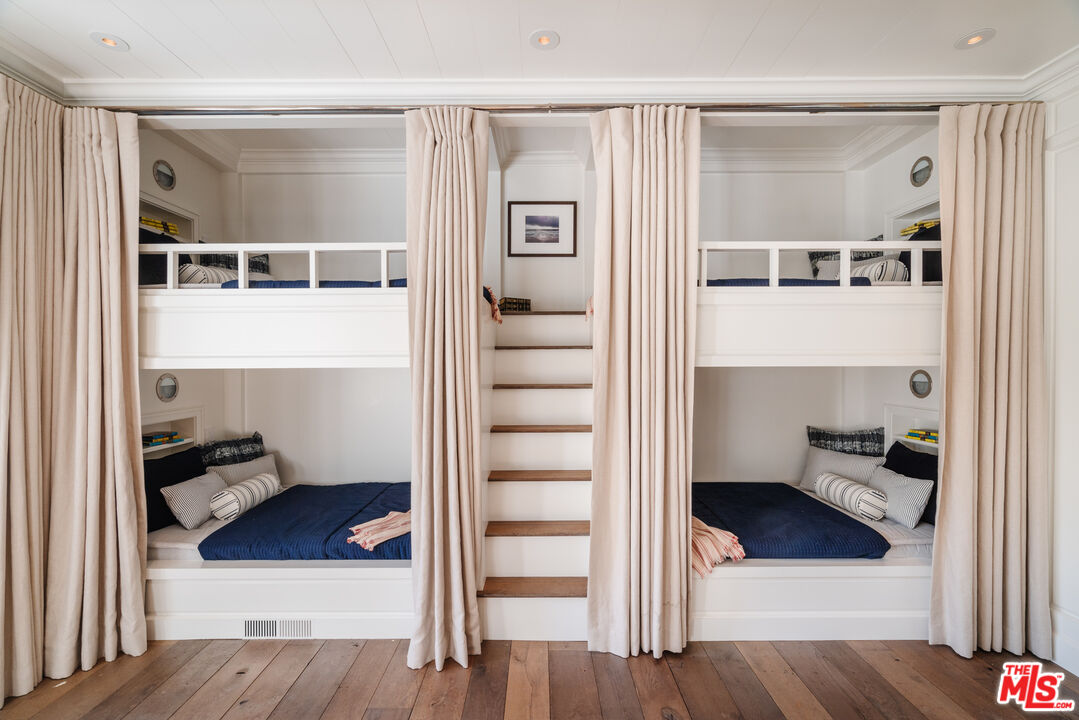 347 Fordyce Road Los Angeles, CA 90049 - Photo 49 of 54