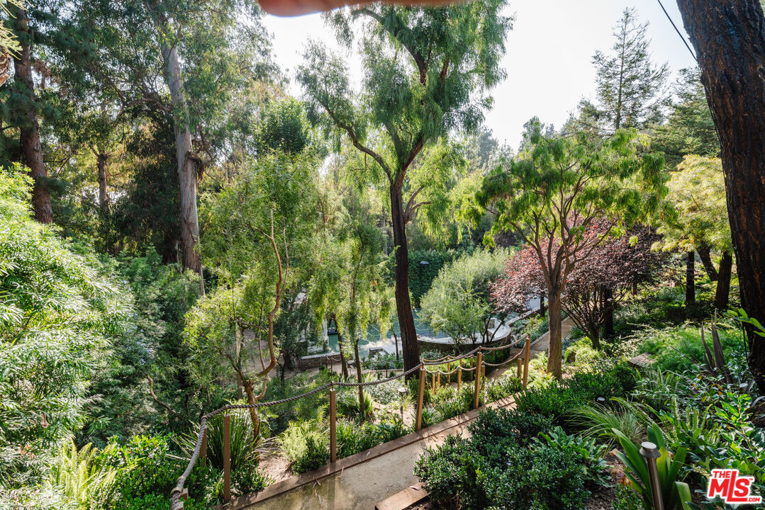 347 Fordyce Road Los Angeles, CA 90049 - Photo 51 of 54