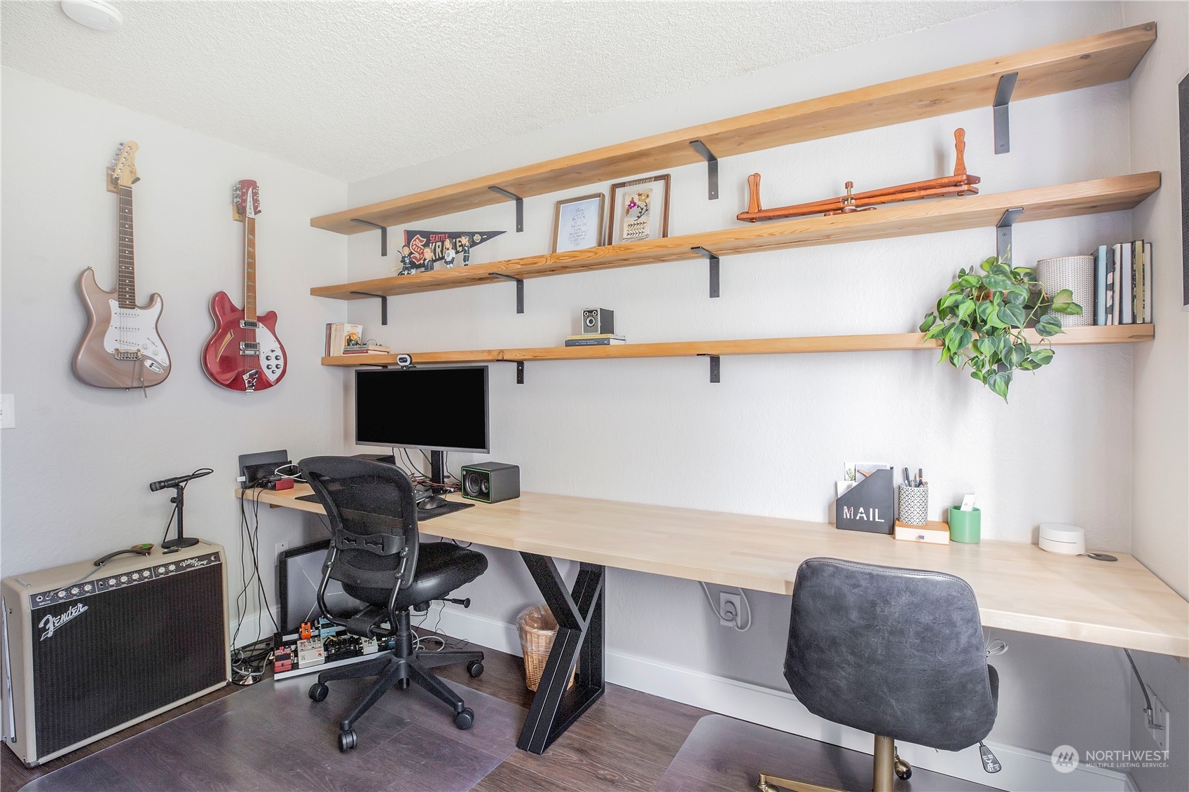 1826 225th Street Southeast Bothell, WA 98021 - Photo 16 of 33 a workspace with furniture and screen