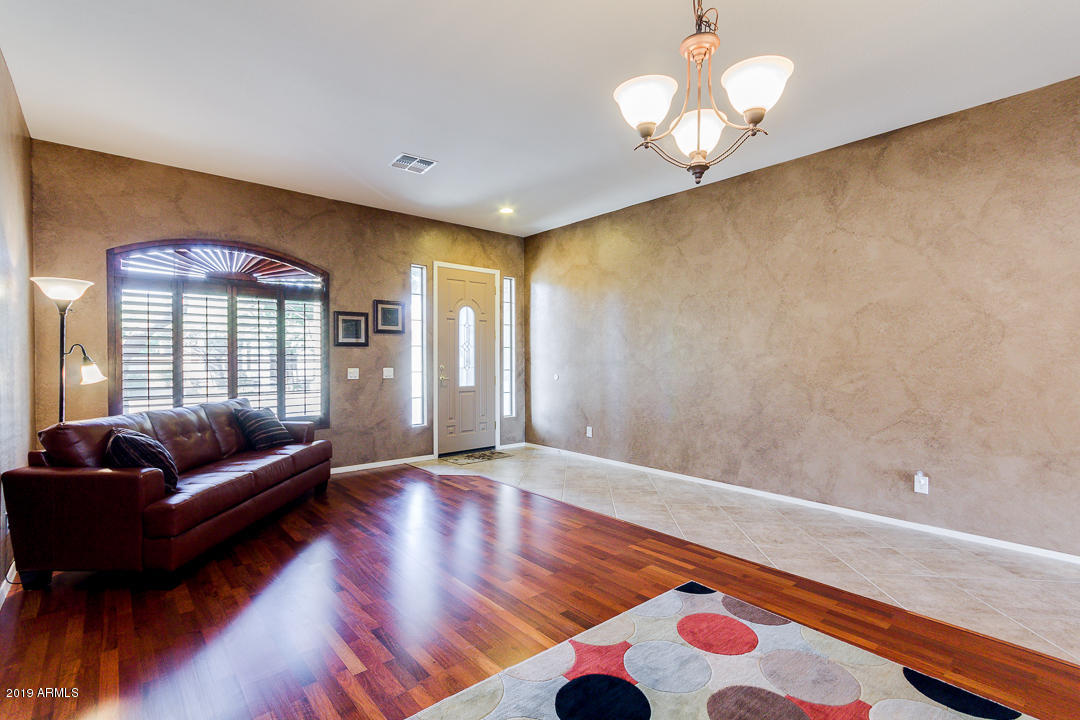 5601 West Carson Road Laveen, AZ 85339 - Photo 9 of 42 Living room