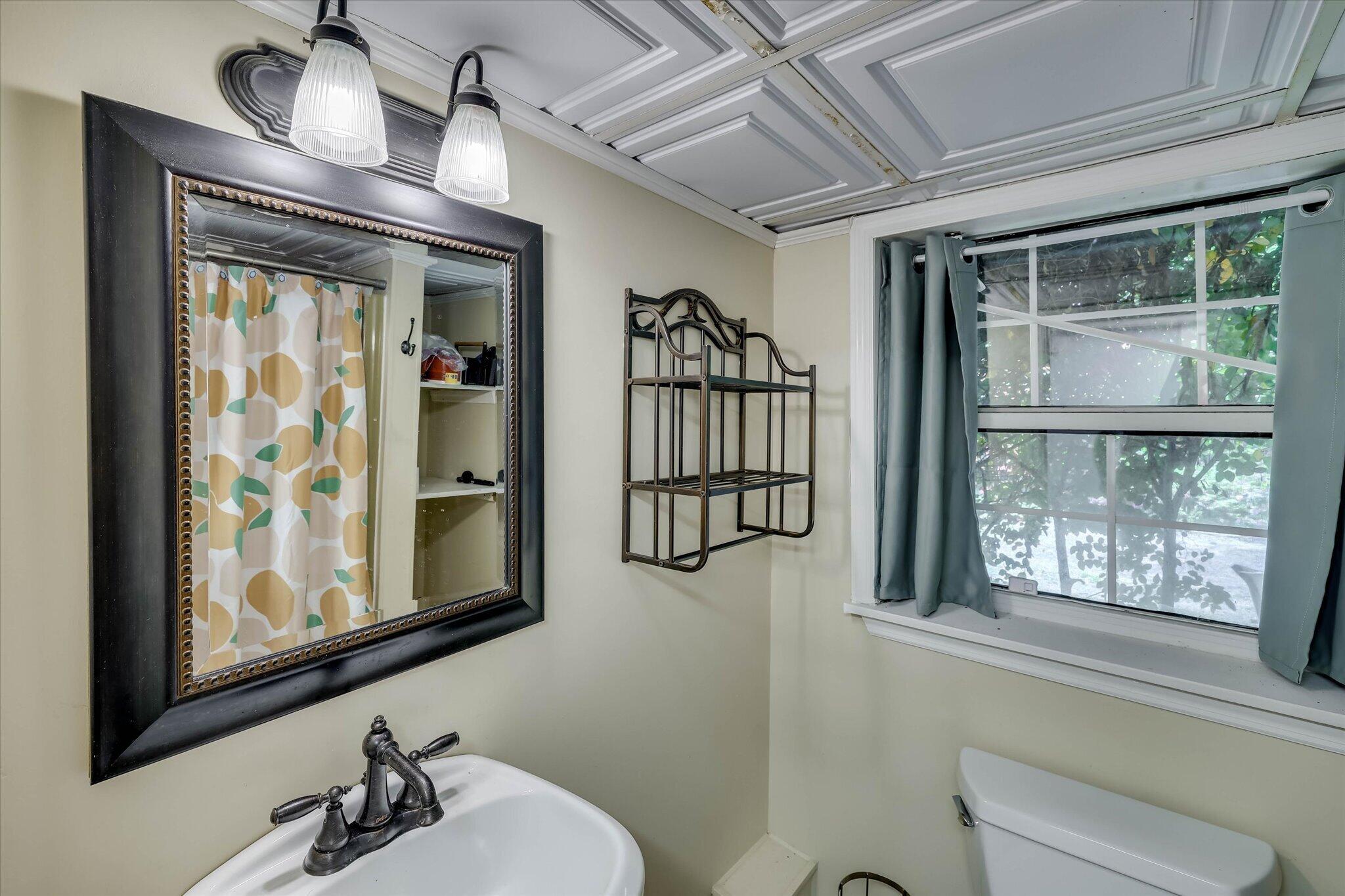 802 Hickman Road Augusta, GA 30904 - Photo 50 of 55 Basement apartment bathroom