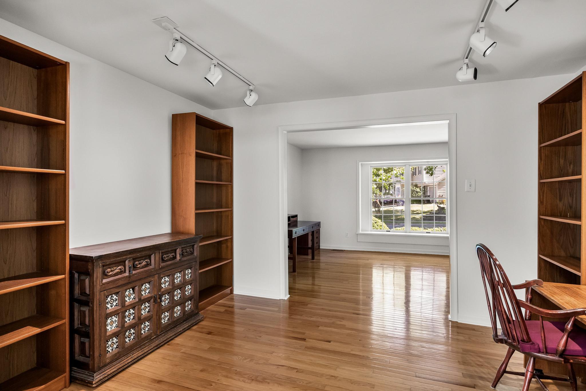 175 Oxford Road Delran, NJ 08075 - Photo 9 of 40 Dining Room
