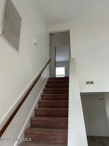 $1,250 | 103 Persimmon Court, Jacksonville, NC 28546