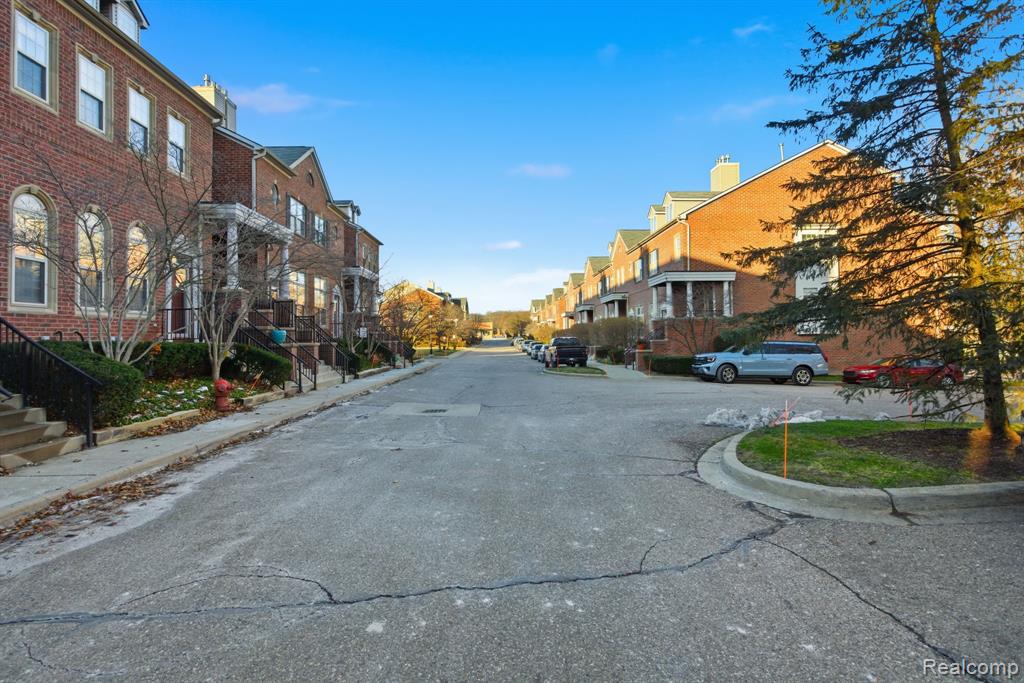 16878 Farmington Road Livonia, MI 48154 - Photo 2 of 49 Gallery Image 2