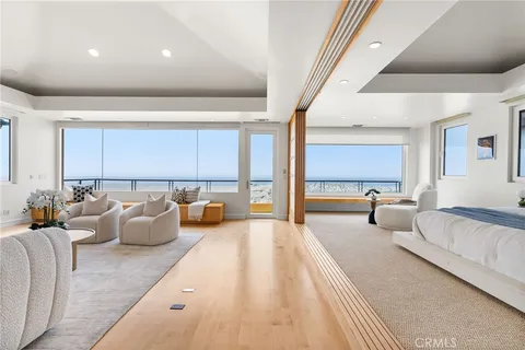 $13,500,000 | 1554 East Oceanfront, Newport Beach, CA 92661