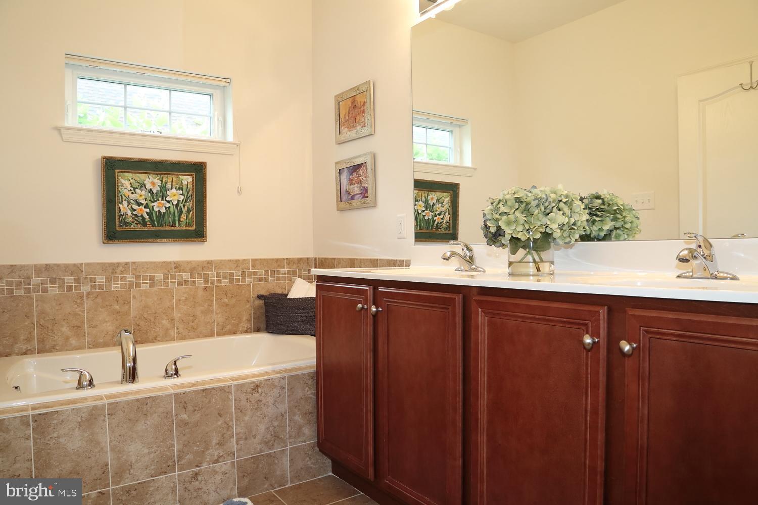 1538 Parvin Road Lancaster, PA 17601 - Photo 19 of 37 MASTER BATHROOM