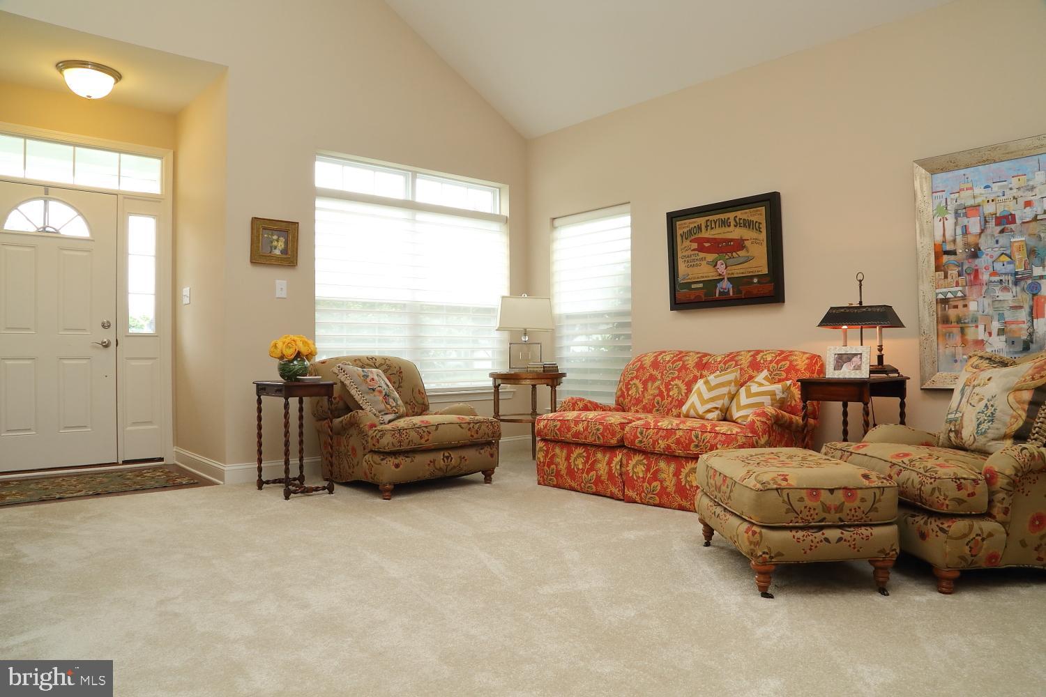 1538 Parvin Road Lancaster, PA 17601 - Photo 3 of 37 LIVING ROOM