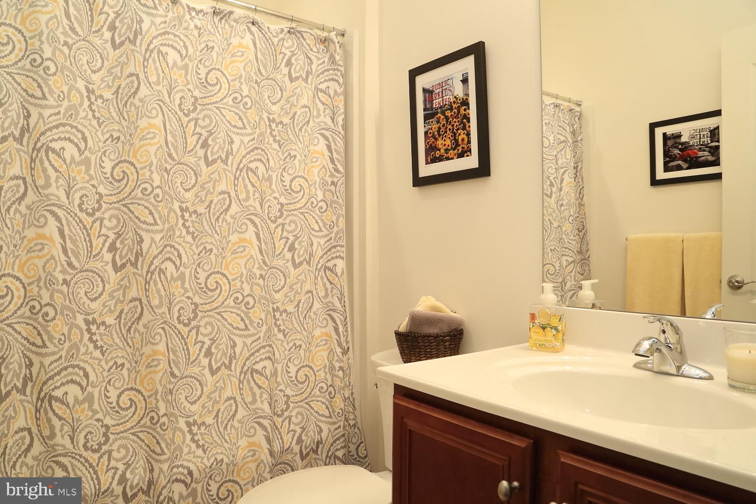 1538 Parvin Road Lancaster, PA 17601 - Photo 25 of 37 3RD FULL BATHROOM