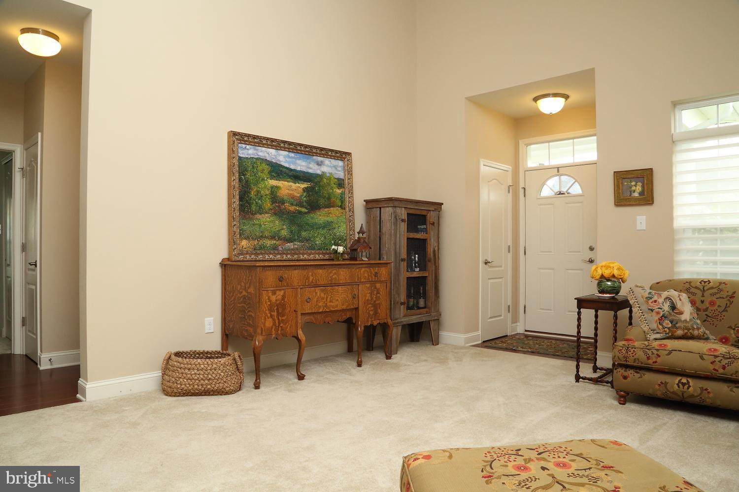 1538 Parvin Road Lancaster, PA 17601 - Photo 5 of 37 LIVING ROOM