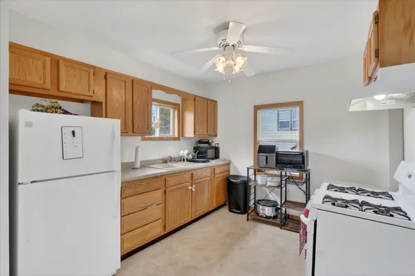 $160,000 | 852 Johnson Street, Beloit, WI 53511
