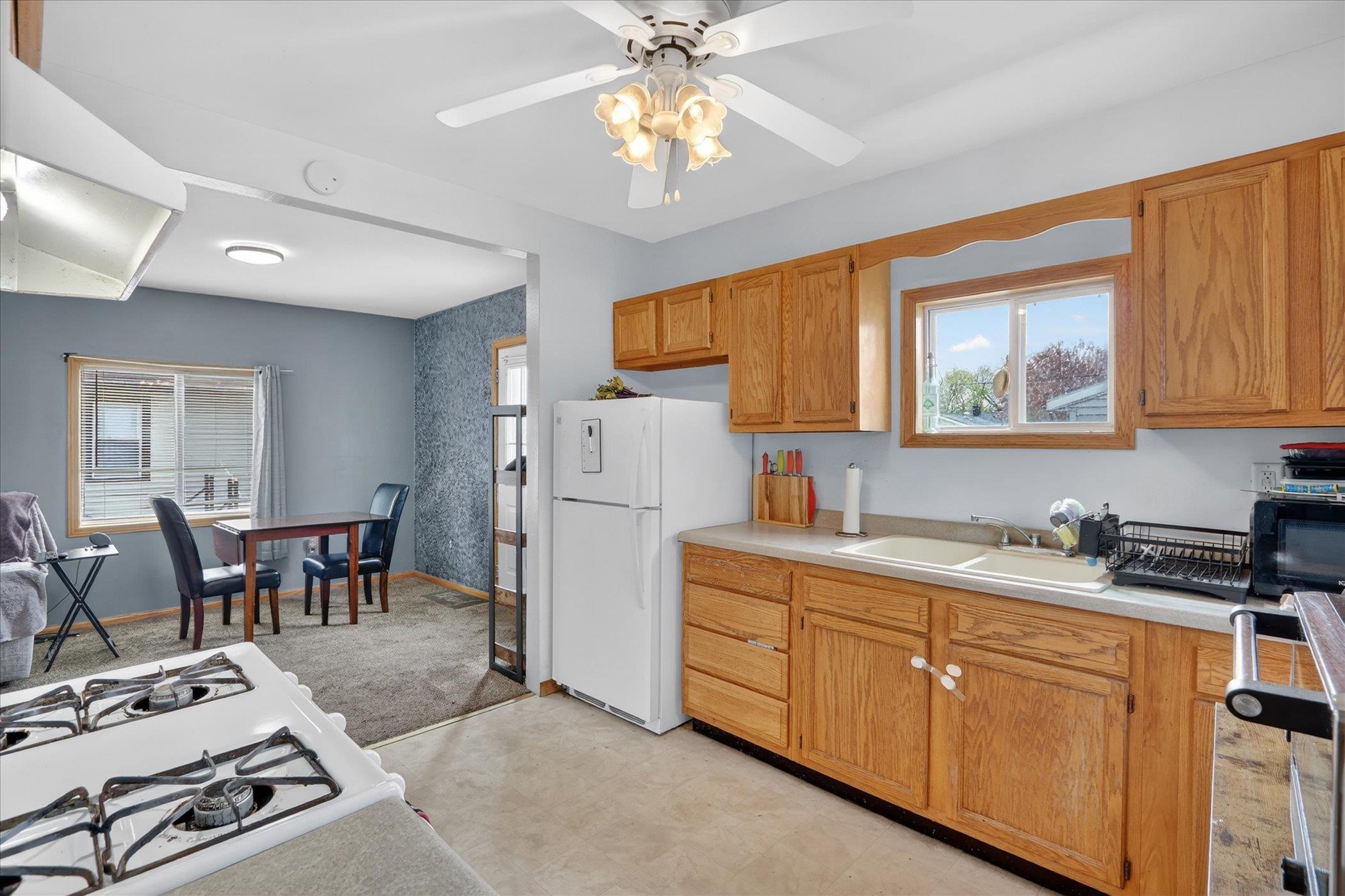 852 Johnson Street Beloit, WI 53511 - Photo 14 of 37