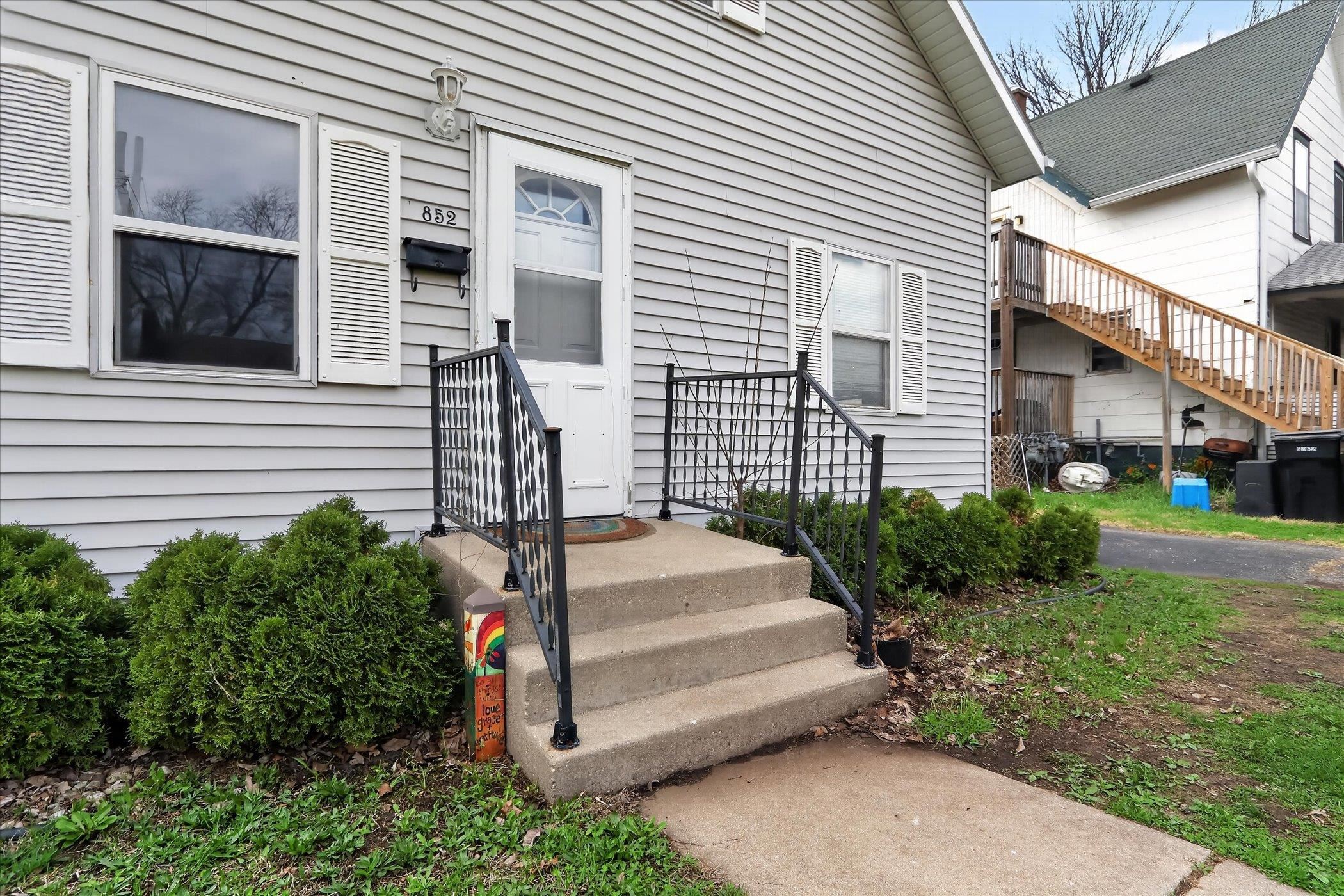 852 Johnson Street Beloit, WI 53511 - Photo 5 of 37