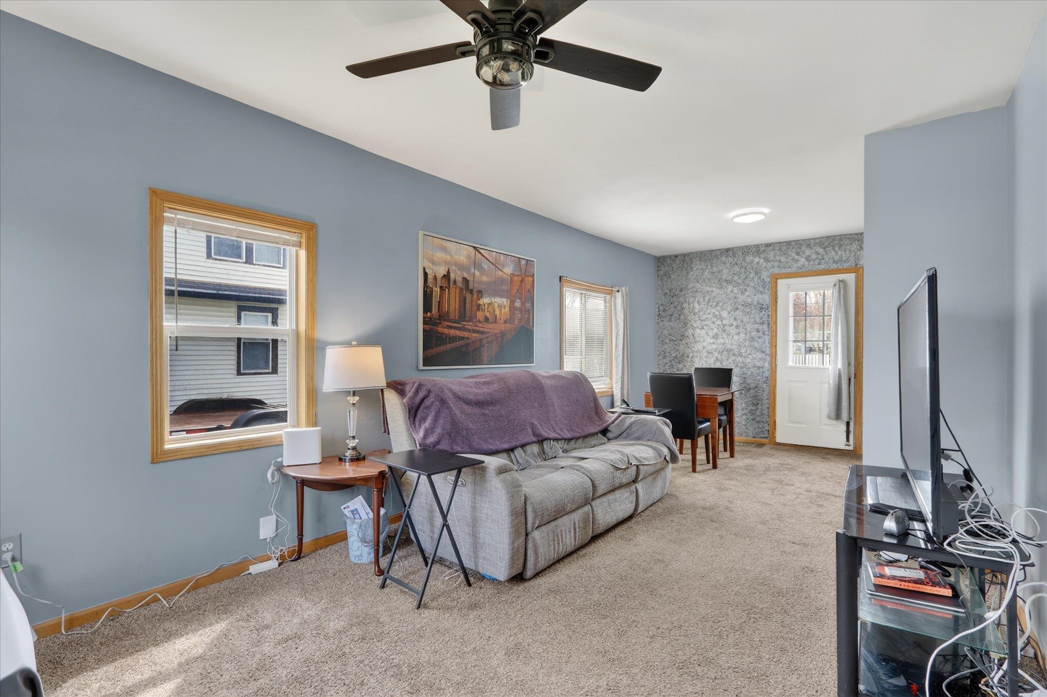 852 Johnson Street Beloit, WI 53511 - Photo 9 of 37