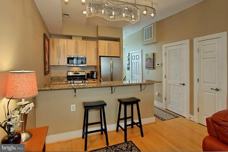 215 R Street Northeast, Unit B Washington, DC 20002 - Photo 15 of 25 Kitchen
