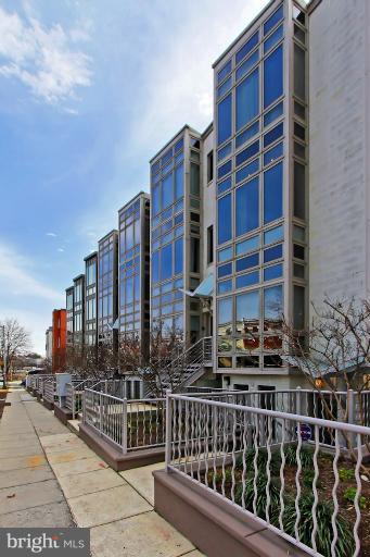 215 R Street Northeast, Unit B Washington, DC 20002 - Photo 25 of 25 Exterior (General)